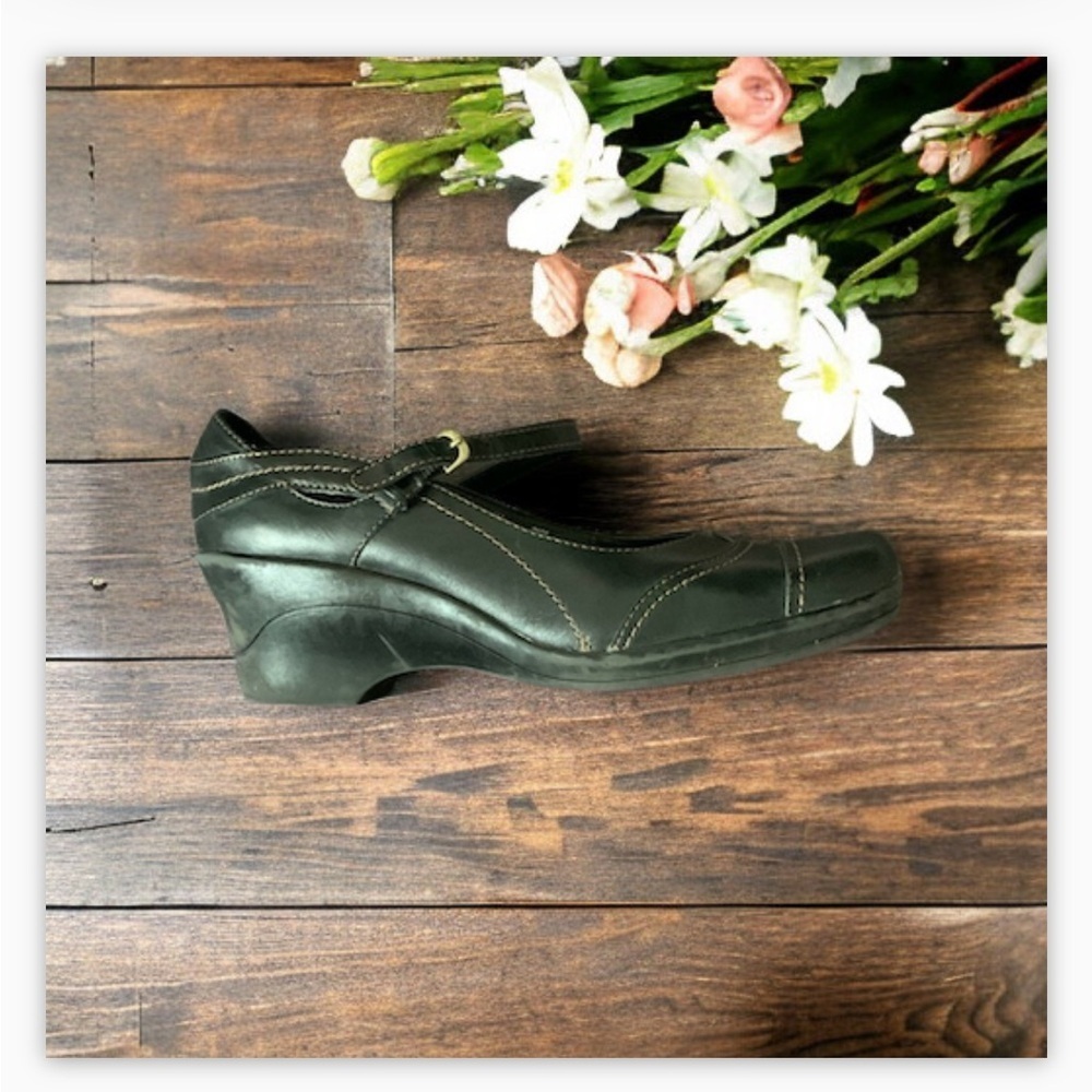 Gorgeous Clarks Genuine leather Black Chunky Wedge Heel Mary Jane Pump -… - Picture 12 of 14